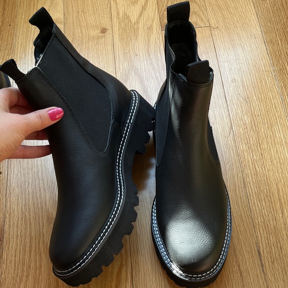 Dolce Vita Black Ankle Booties - Picture 4 of 4